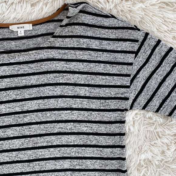 Mine Button Back Scoop Neck LS Top 💗 Heather Gray & Black - Picture 6 of 16